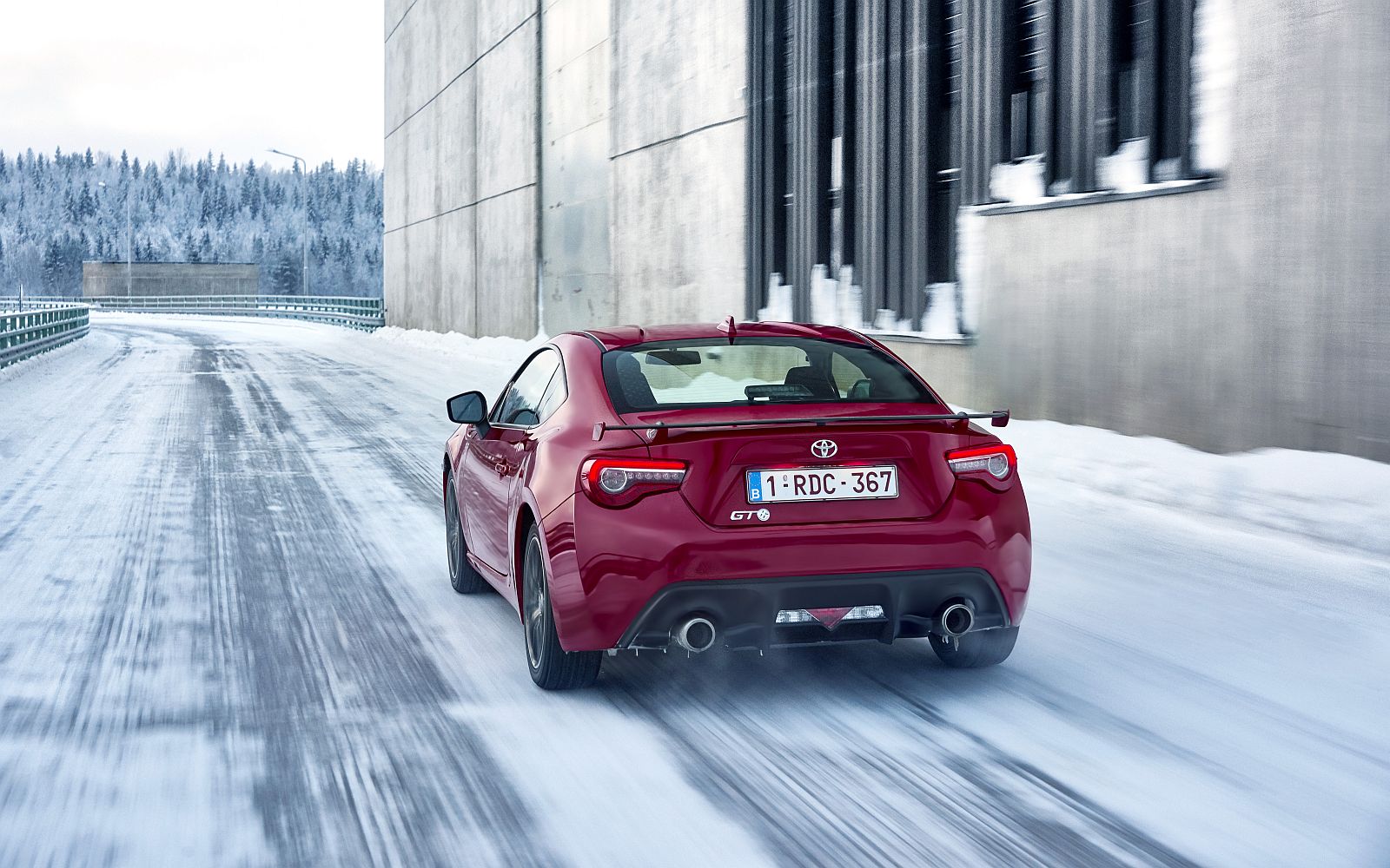 Why does fuel economy drop in winter? Toyota UK Magazine