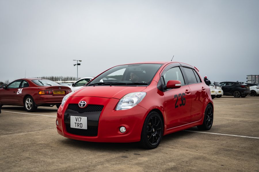 Toyota People: Toyota Vitz