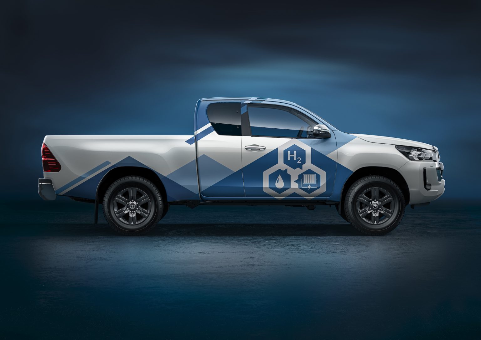 Hydrogen Hilux prototype starts development - Toyota UK Magazine