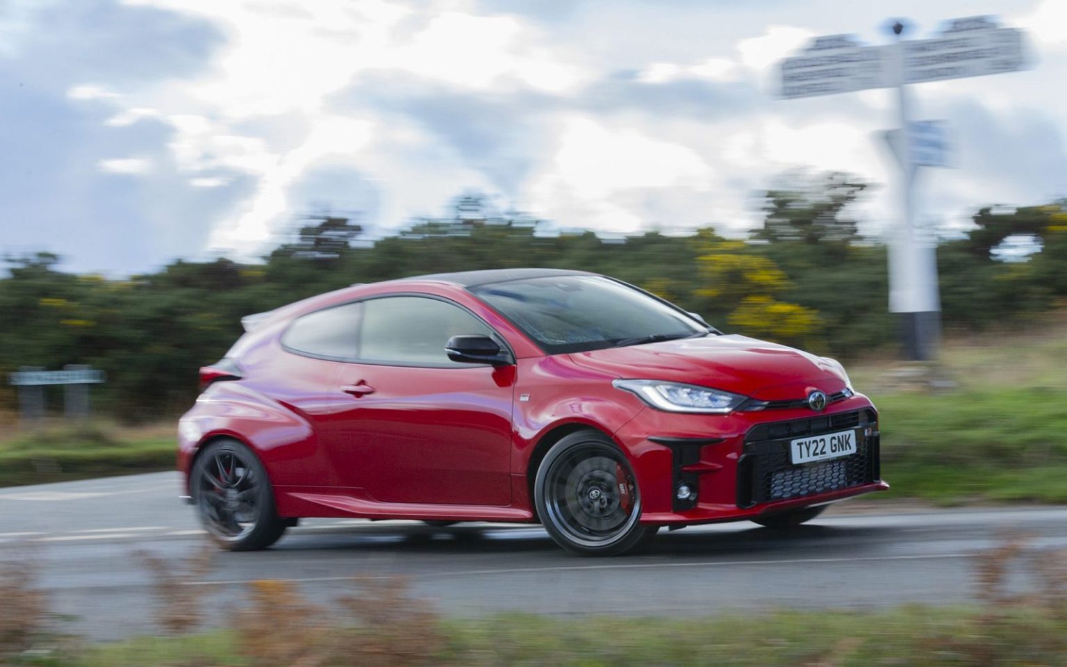 Toyota Yaris 2011: Eksplorasi Efisiensi Bahan Bakar dan Performa