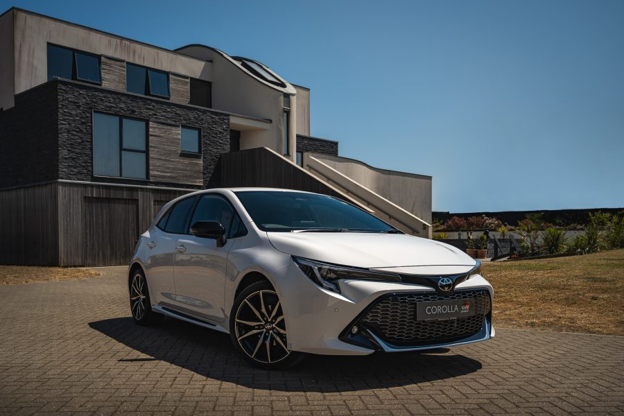 Toyota Corolla Touring Sports Collects Carbuyer's Best Company Car Award -  Toyota Media Site