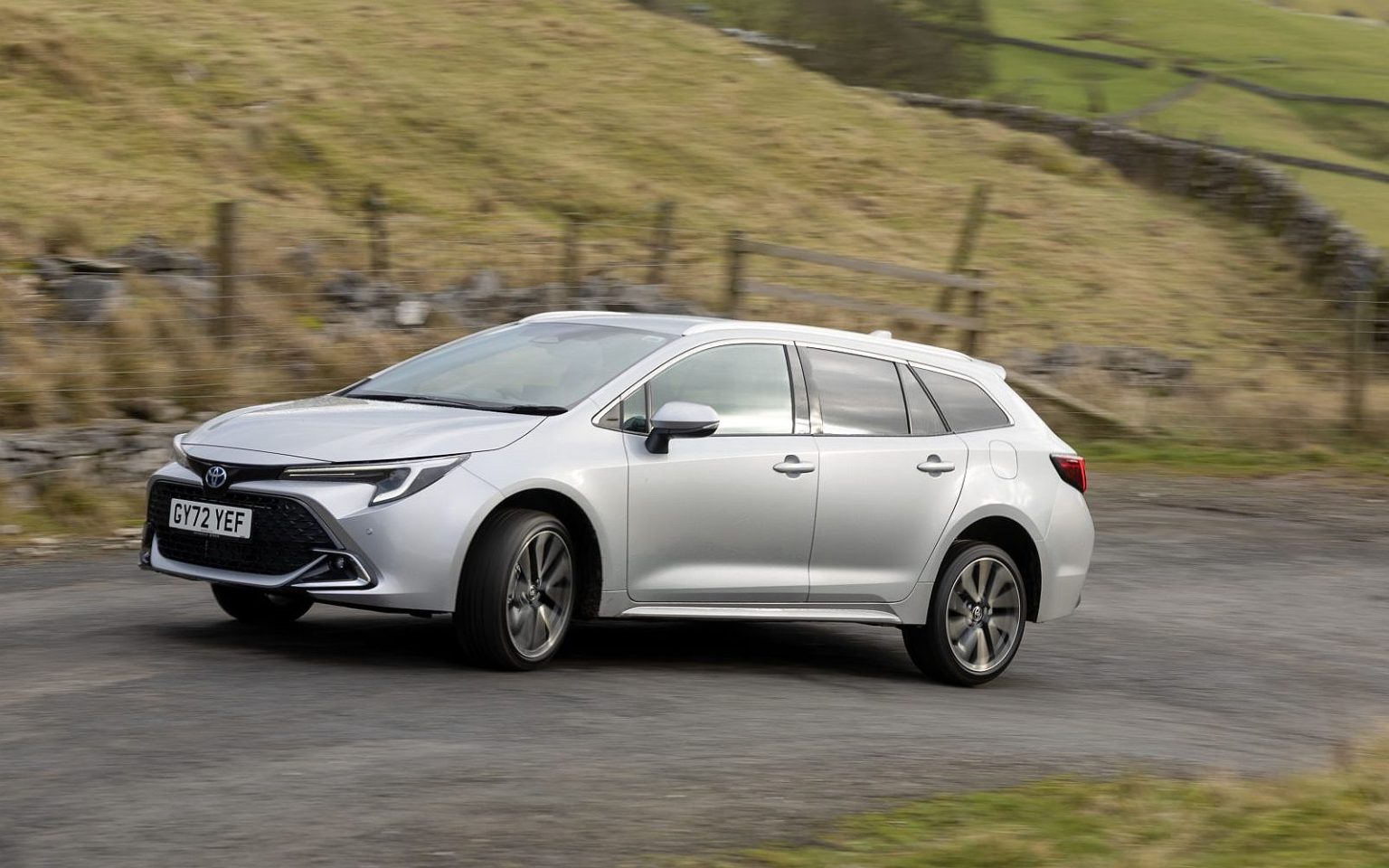 Toyota tops What Car's most economical hybrids test - Toyota UK Magazine