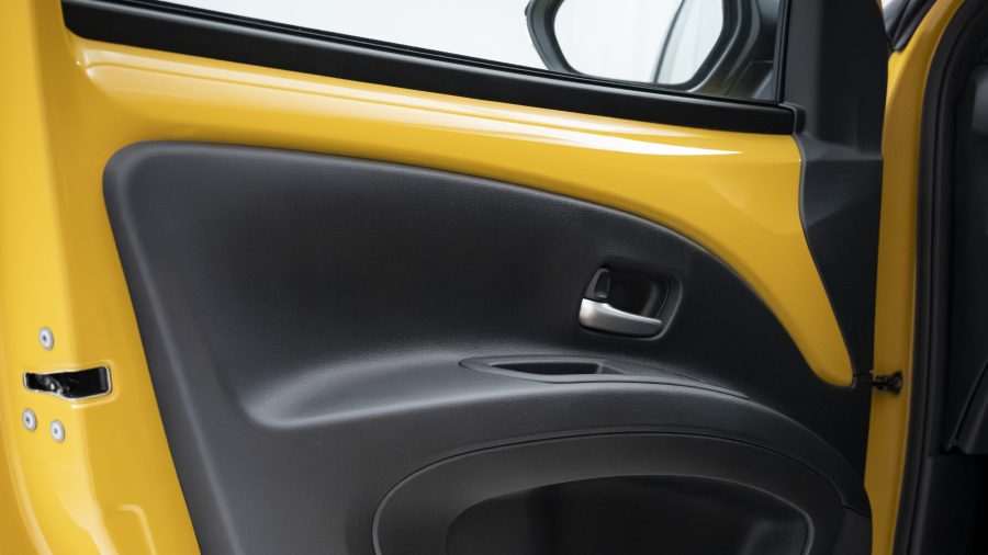 Door release inside Aygo X Hybrid